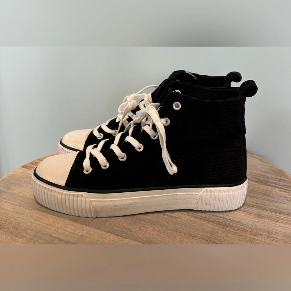 Pep Step Platform Corduroy black lace up sneakers size 8